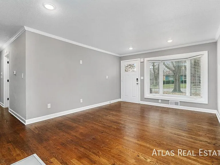 7641 Falmouth St — Photo 11
