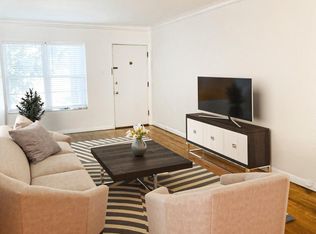 612 S Hanley Rd APT 1S, Saint Louis, MO 63105