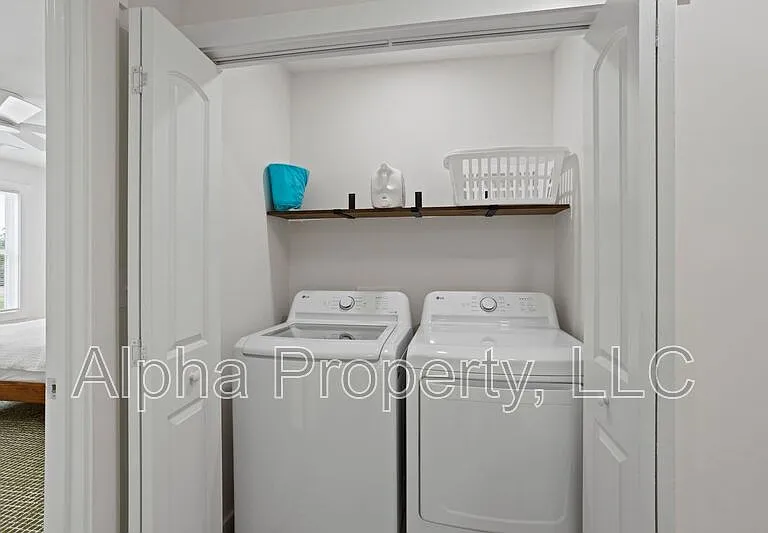 5 McDade St #B — Photo 15