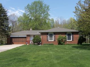 15 Ridgeway Dr, Valparaiso, IN 46385