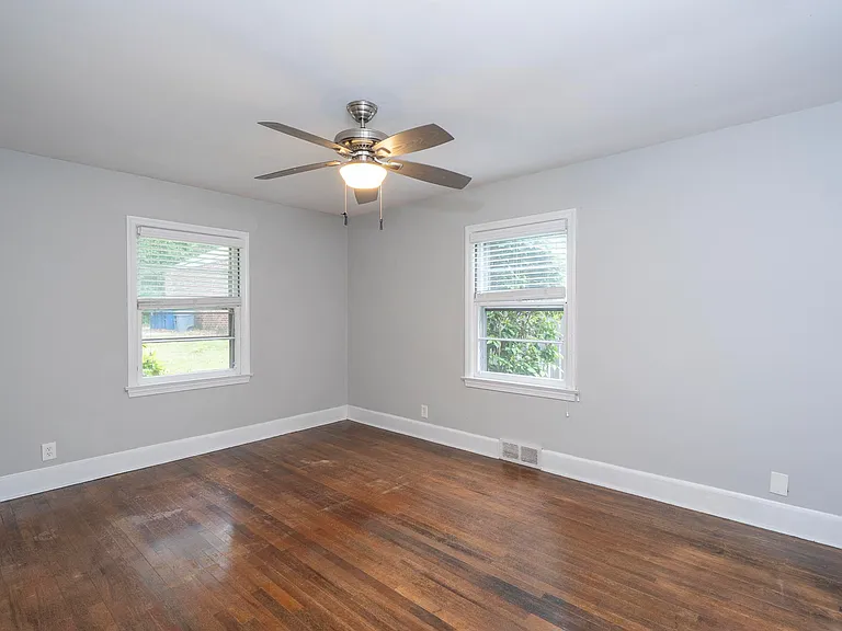 919 N Buchanan Blvd — Photo 12