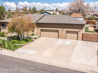 5600 Harmony Dr, Farmington, NM 87402