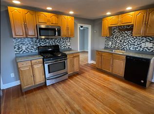 310 University Ave #1, Lowell, MA 01854