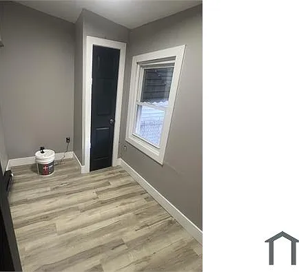 3 bed, 1000 sqft, $1,900 — Photo 2
