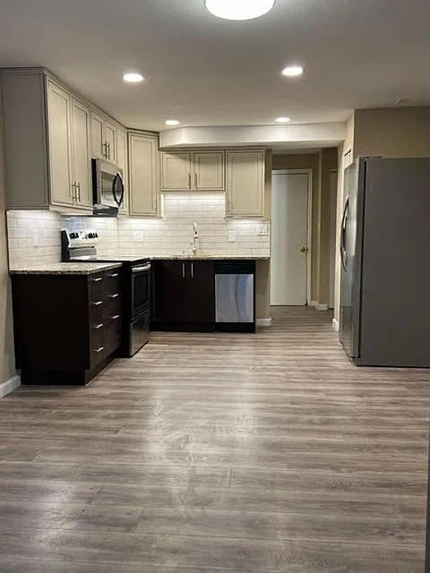 3 bed, 2070 sqft, $2,750 — Photo 2