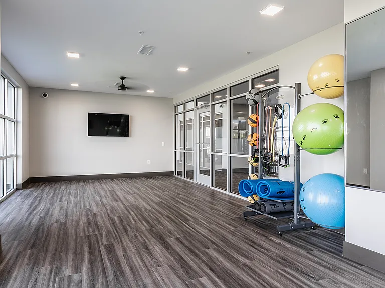 Promenade Flats — Photo 15