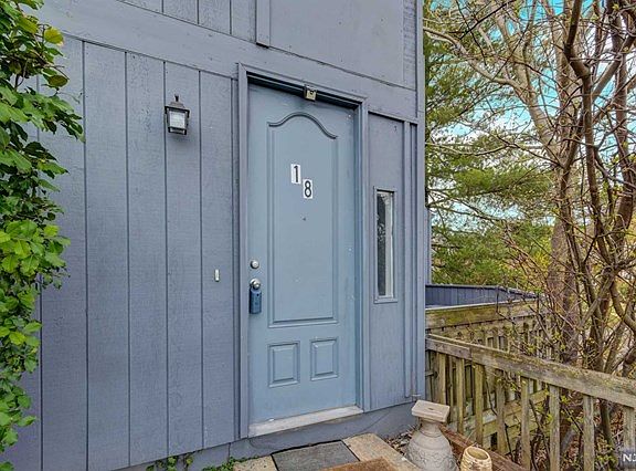 2nd image of 684 Irvington Ave APT 18