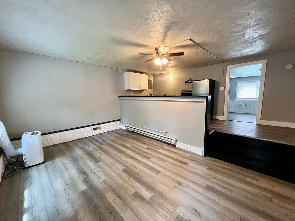 1st image of 622 Fitzsimmons St #B