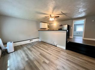 622 Fitzsimmons St #B, Hendersonville, NC 28792