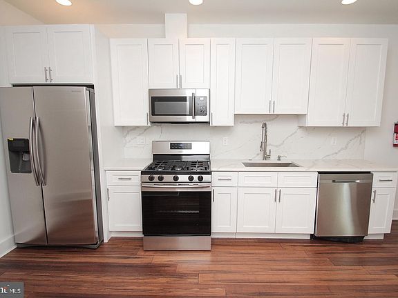 3rd image of 1146 S 15th St Unit 3