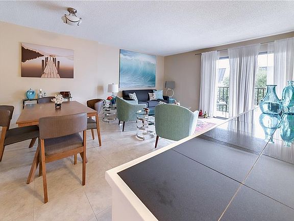 4th image of 105 4th Ave NE Unit 420