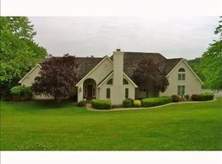 501 Valhalla Dr, Sewickley, PA 15143