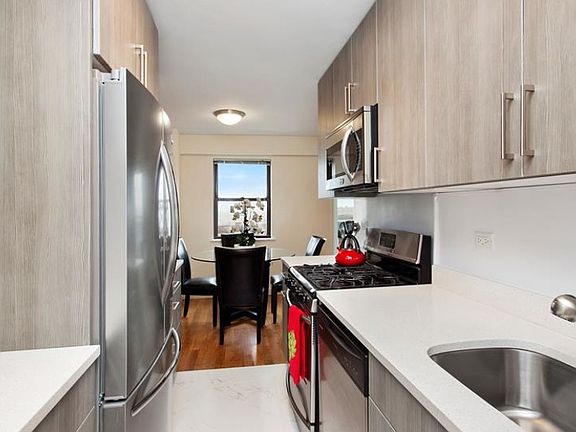 The Grand 1770 - Kitchen - M Line