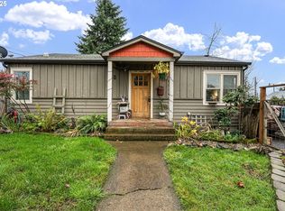 1425 E Madison Ave, Cottage Grove, OR 97424