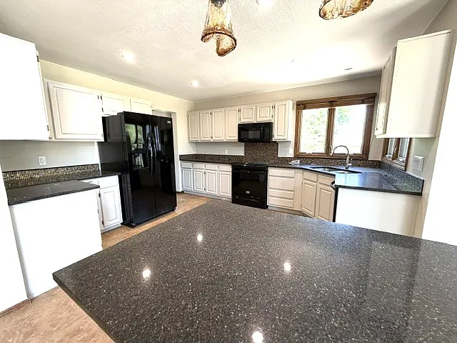 6793 Blackhawk Ct — Photo 5