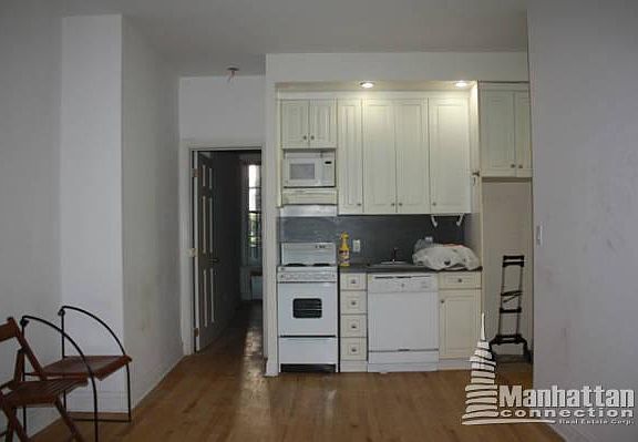 5th image of 107 E 63rd St APT 1A
