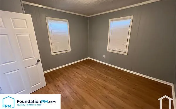 2843 Woodlawn Ter — Photo 7