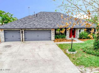 142 Palm Cir, Palm Shores, FL 32940