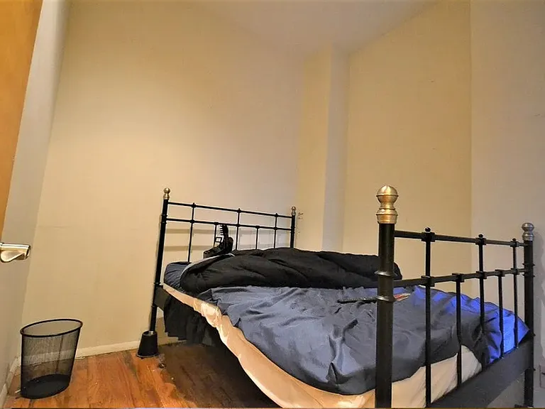 534 W 50th St #5A — Photo 2