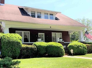 27 Blue Ridge Ave, Luray, VA 22835