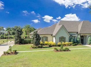 124 Houmas Dr, Houma, LA 70360