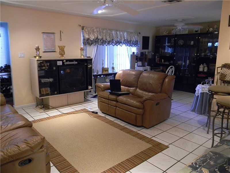 2nd image of 559 NW 70th Way