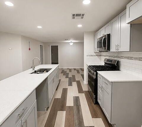 5th image of 805 Dysart Road #120