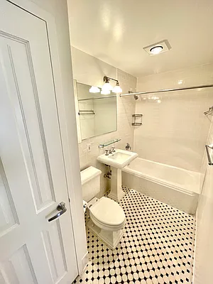 Rented by Addison Property Group | media 11