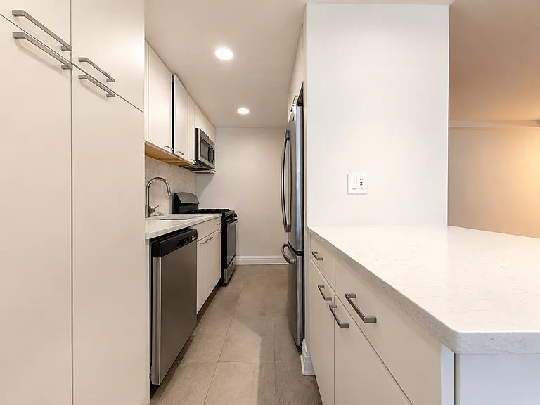 160 W 97th St #5D — Photo 3