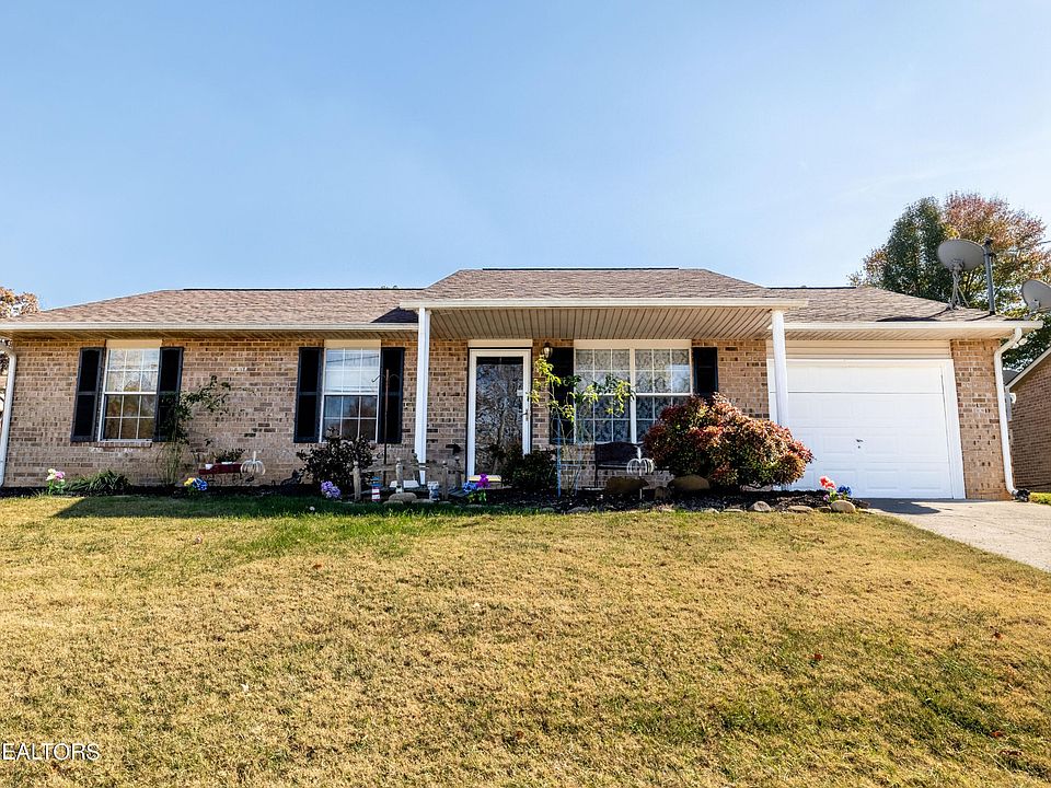 1st image of 4524 Hooks Ln