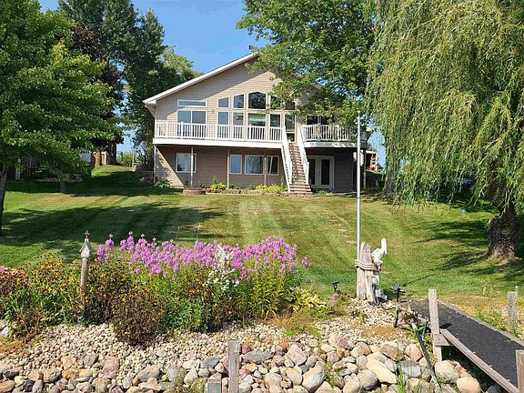 4th image of 34 Hill Dr