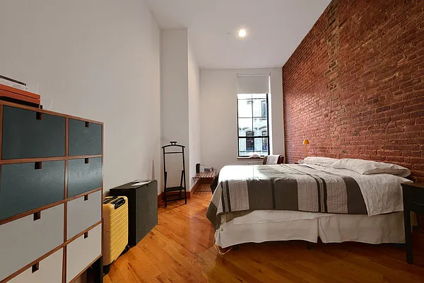 Rented by J Misrahi Realty Corp | media 31