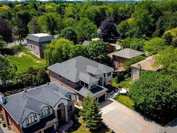 3rd image of 656 Highvalley Rd