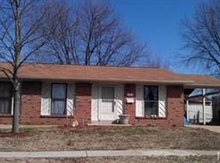 1711 Saddle Ridge Dr, Florissant, MO 63031