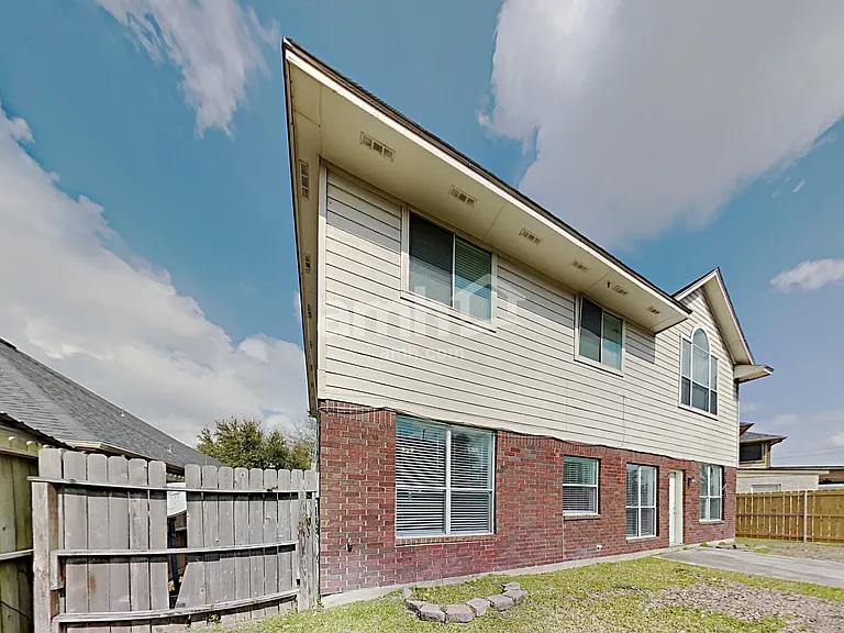 14614 Twisted Pecan Ct — Photo 18
