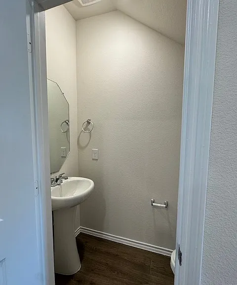 212 Arbor Dr — Photo 10