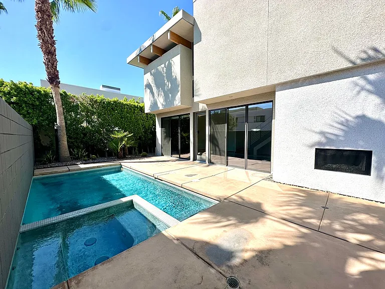 1518 E Baristo Rd — Photo 35