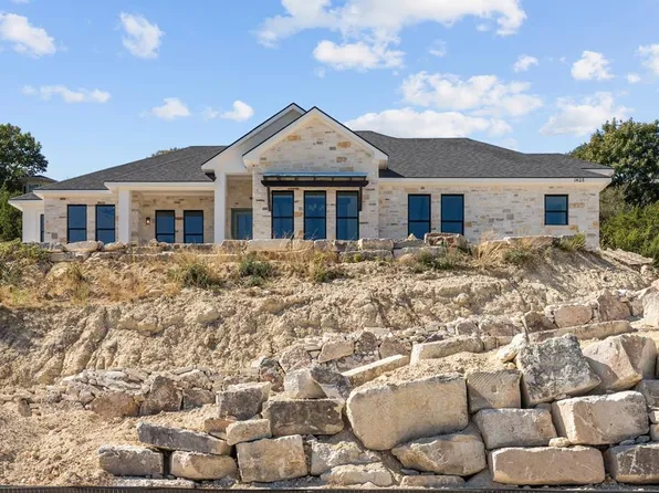1825 Foothills Dr, Kerrville, TX 78028