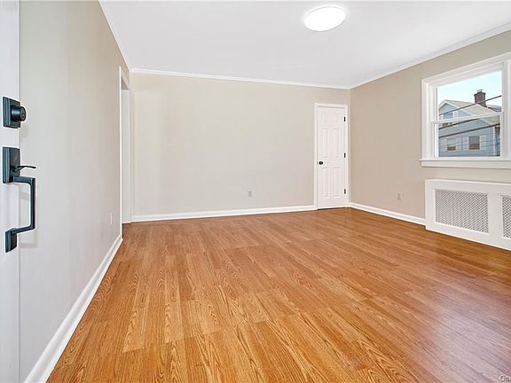 2nd image of 449 Ellendale Ave #1