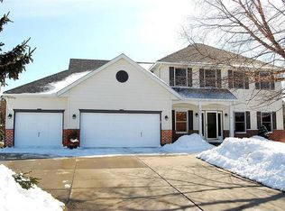 7829 Penny Ln, Woodbury, MN 55125