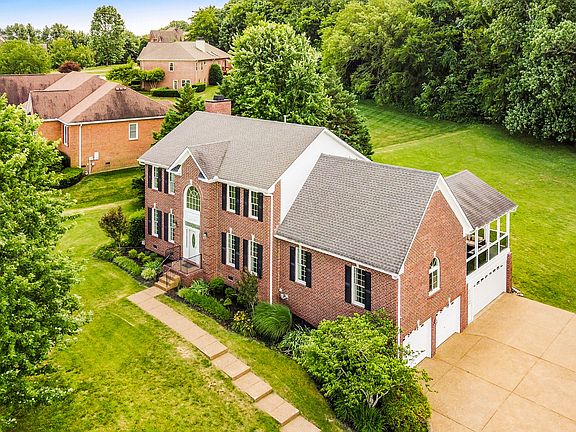 3rd image of 309 Toddington Ct