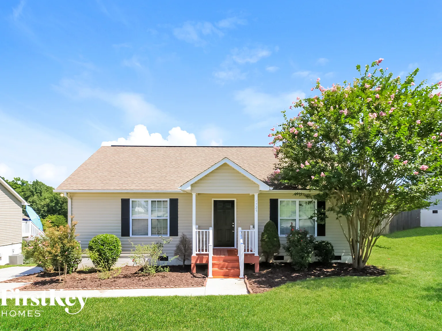 3 bed, 2.0 bath, 1040 sqft, $1,835 — Photo 1