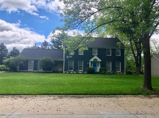 1601 Adgers Wharf Dr, Chesterfield, MO
