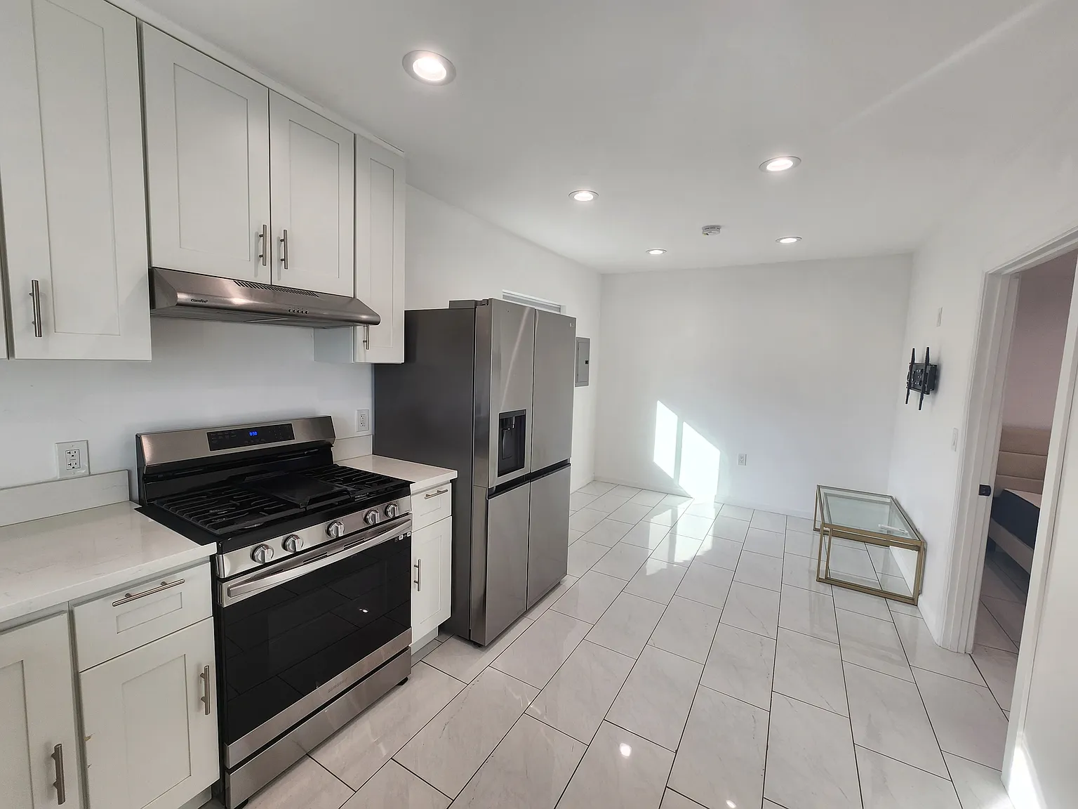 1 bed, 440 sqft, $2,000 — Photo 4