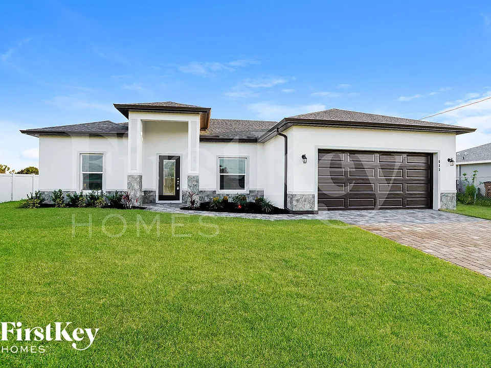 633 NW 28th St