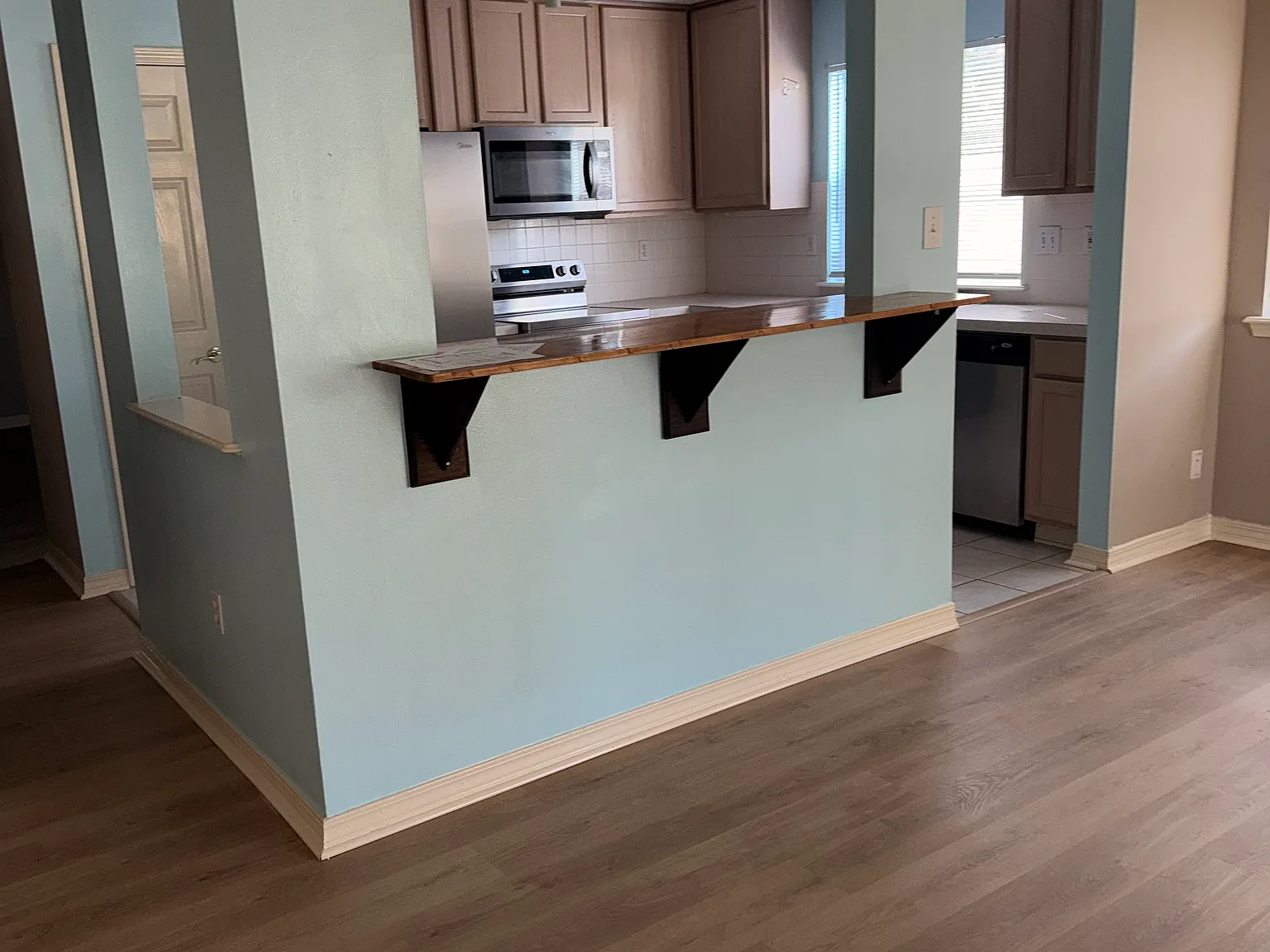 3 bed, 1760 sqft, $1,900 — Photo 3