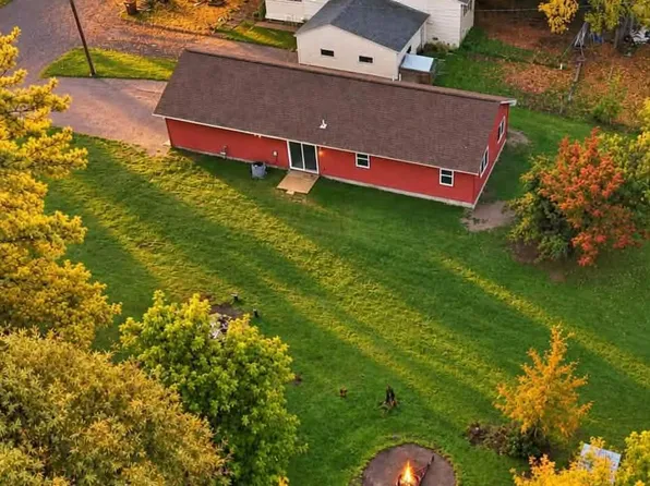 411 Oak St, Grasston, MN 55030