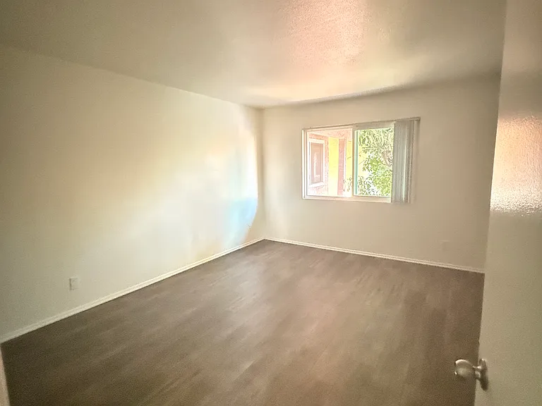 5962 Kingman Ave #5 — Photo 3