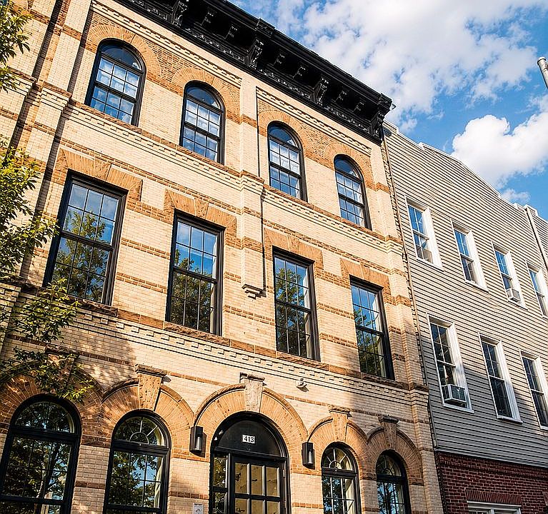 1st image of 209 Irving Ave APT 3