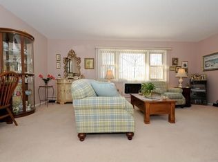 11 Toehee Pl APT 2B, Islip, NY 11751